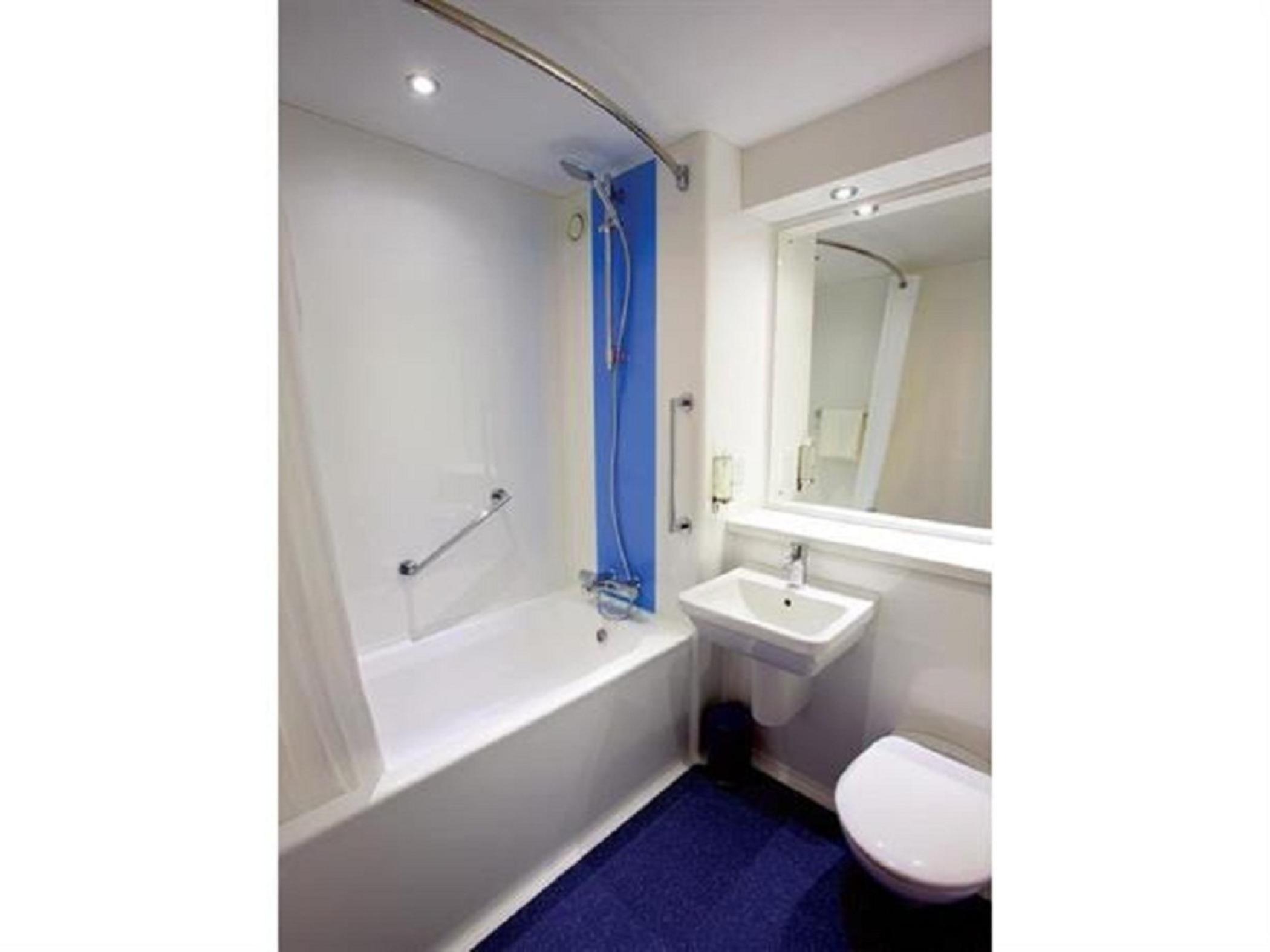 Travelodge Swansea Central Ngoại thất bức ảnh