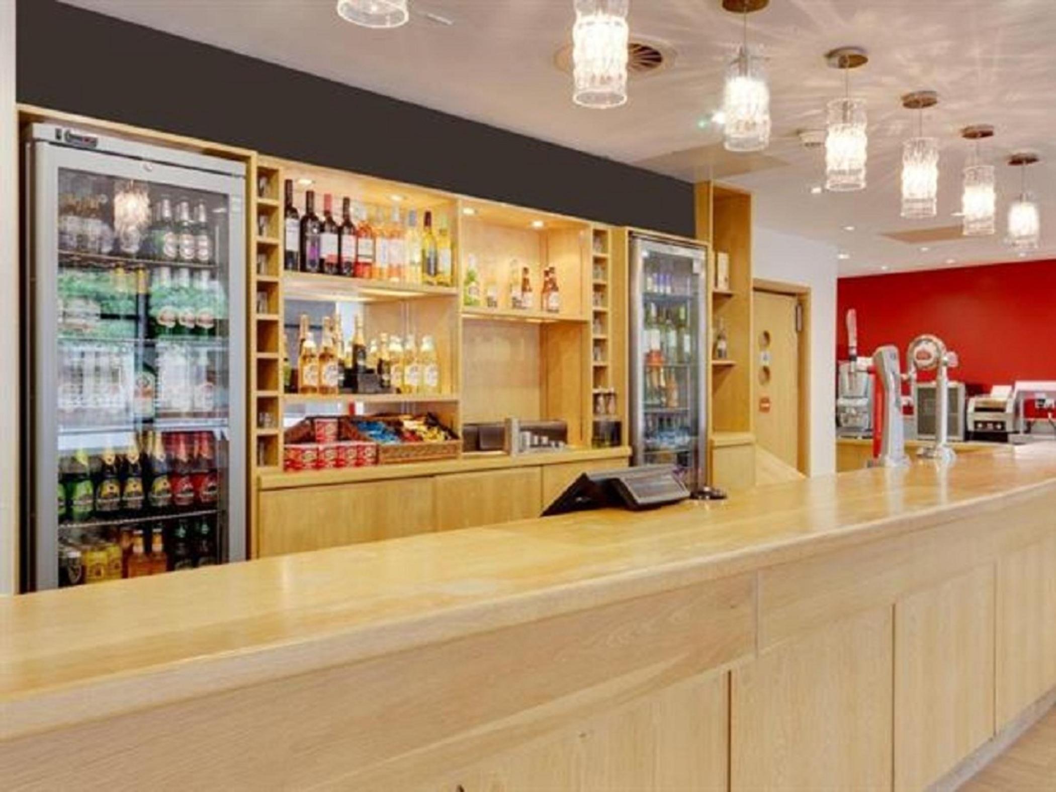 Travelodge Swansea Central Ngoại thất bức ảnh